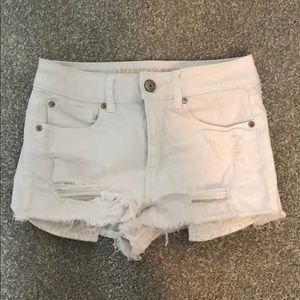 White American Eagle Jean Shorts with cute pockets